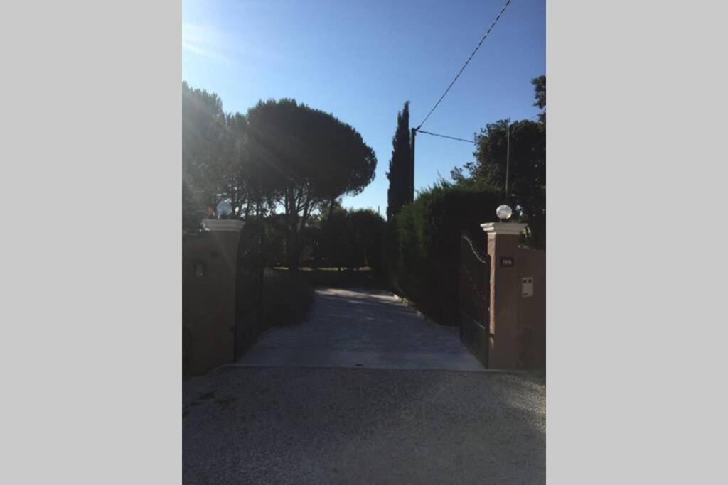 Gite 2 Pieces Au Calme Les Arcs-sur-Argens Екстериор снимка