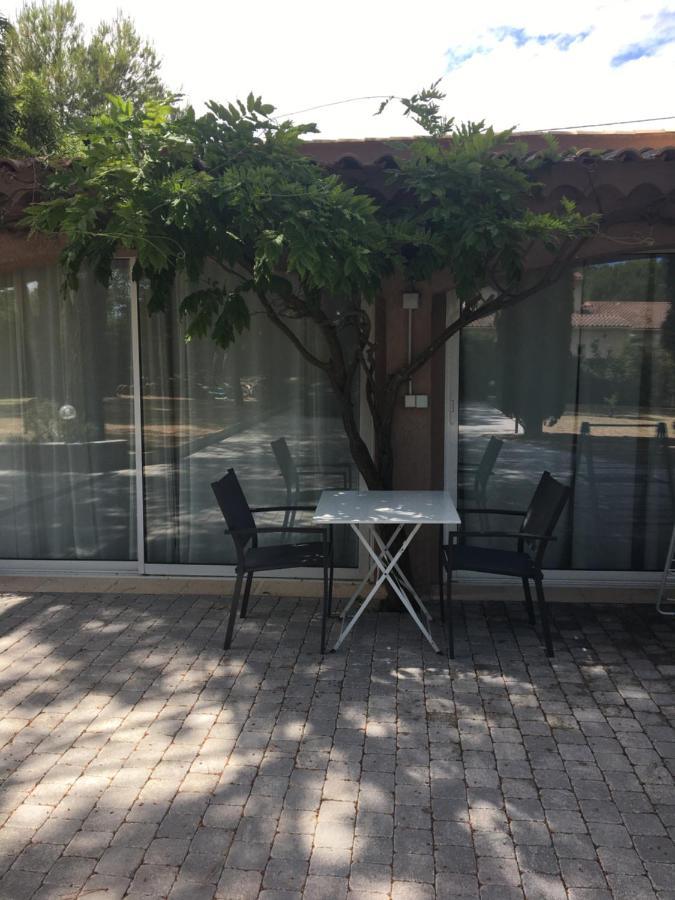 Gite 2 Pieces Au Calme Les Arcs-sur-Argens Екстериор снимка